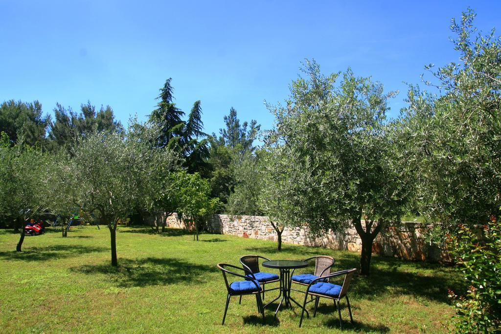 Korsa Apartment Sveti Lovreč Pazenatički Kültér fotó