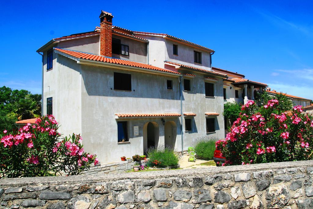 Korsa Apartment Sveti Lovreč Pazenatički Kültér fotó